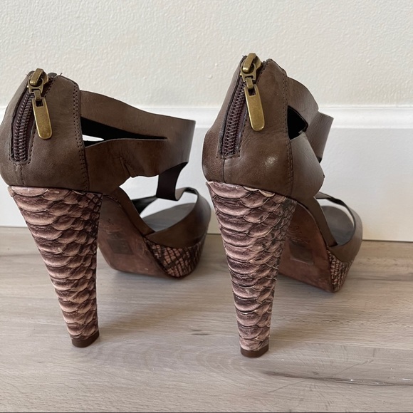 Aldo Brown Leather Open-Toe T-Strap Platform Heels - Picture 3 of 5
